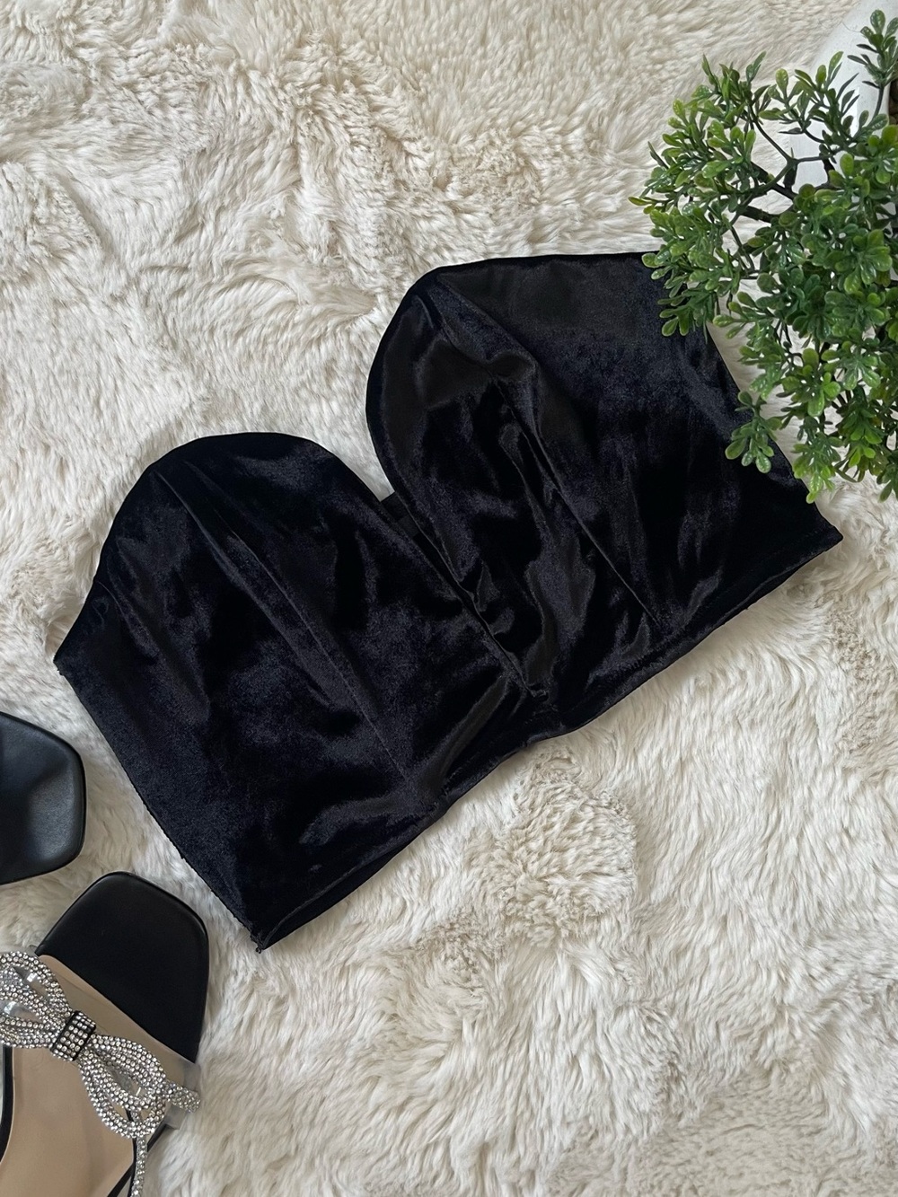 Victoria’s Secret Black Velvet Strapless Plunge Neck Bustier Top – Size Large
